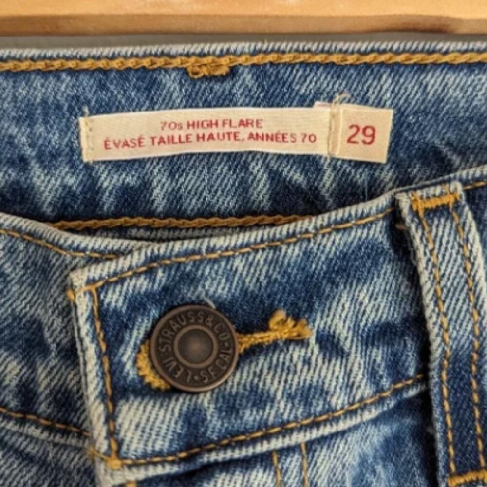 Levi's Women's Blue Jeans - Picture 2 of 6